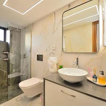 Anatoli Apartment *